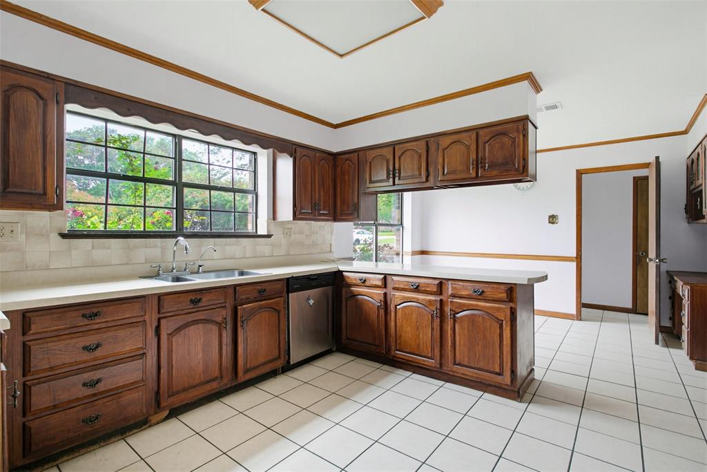 220 Green Ridge Drive Double Oak, TX 75077 - Photo 11 of 25 Do you ever have enough drawers in your kitchen?