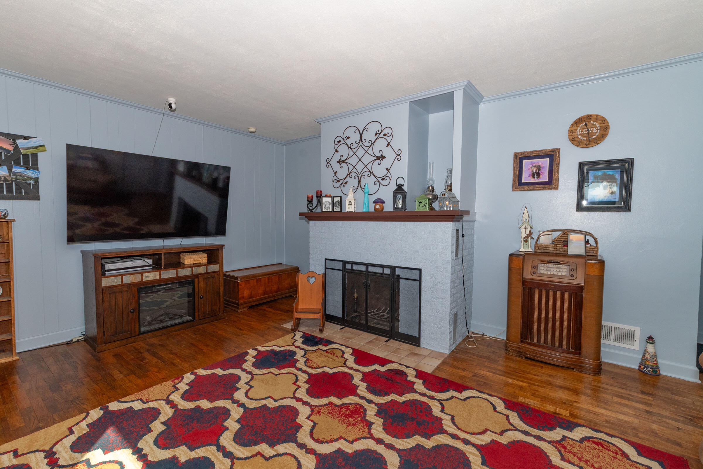 983 Miners Rd SJ Living room 4
