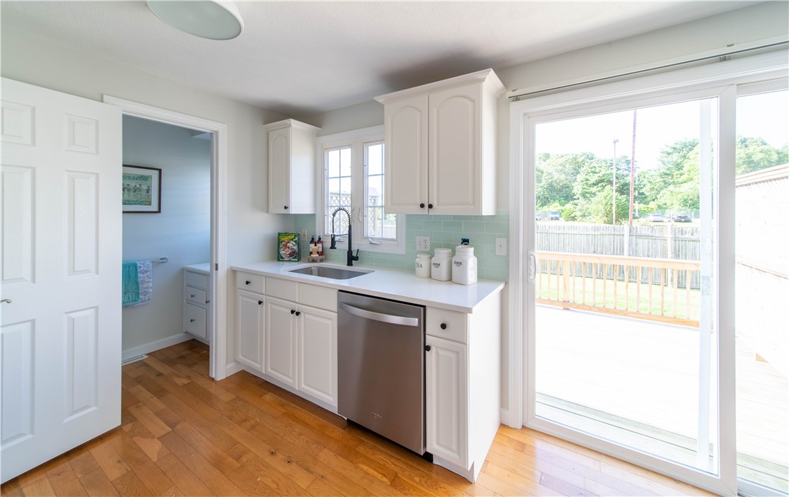 5804 Post Road, Unit 4 Warwick, RI 02818 - Photo 5 of 28