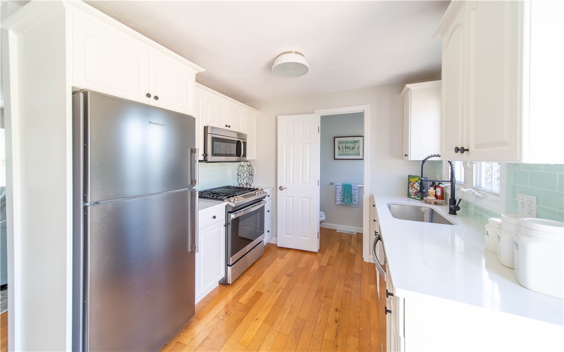 5804 Post Road, Unit 4 Warwick, RI 02818 - Photo 7 of 28