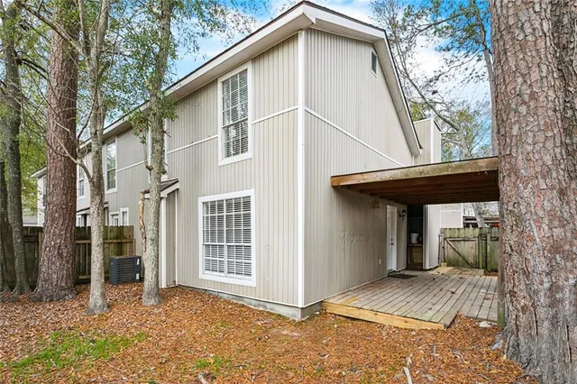 $1,675 | 716 Heavens Drive, Unit 7, Mandeville, LA 70471