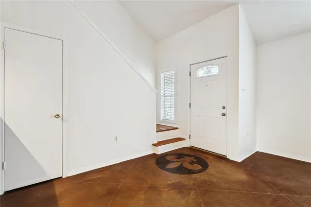 $1,675 | 716 Heavens Drive, Unit 7, Mandeville, LA 70471