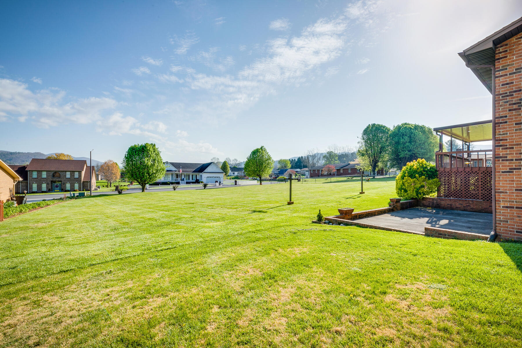 1005 7th Street Erwin, TN 37650 - Photo 17 of 24 012