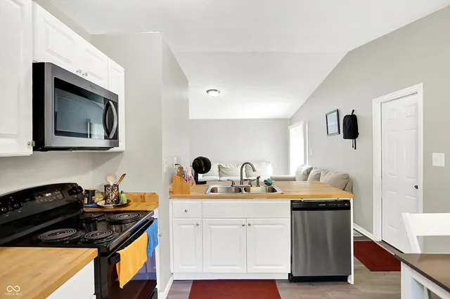 $205,000 | 2813 Grassy Creek Drive, Indianapolis, IN 46229