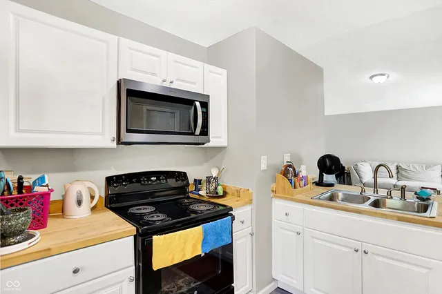 $205,000 | 2813 Grassy Creek Drive, Indianapolis, IN 46229