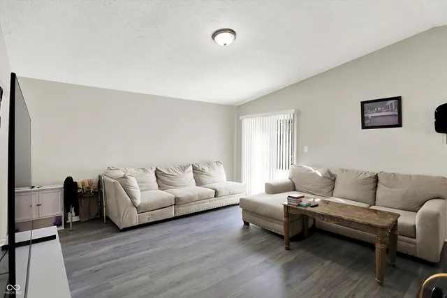 $205,000 | 2813 Grassy Creek Drive, Indianapolis, IN 46229