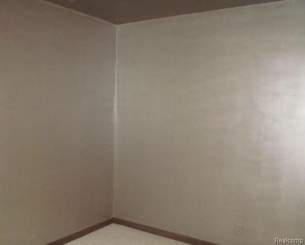 5427 Calkins Road Flint, MI 48532 - Photo 4 of 7 7145450479 2.jpg