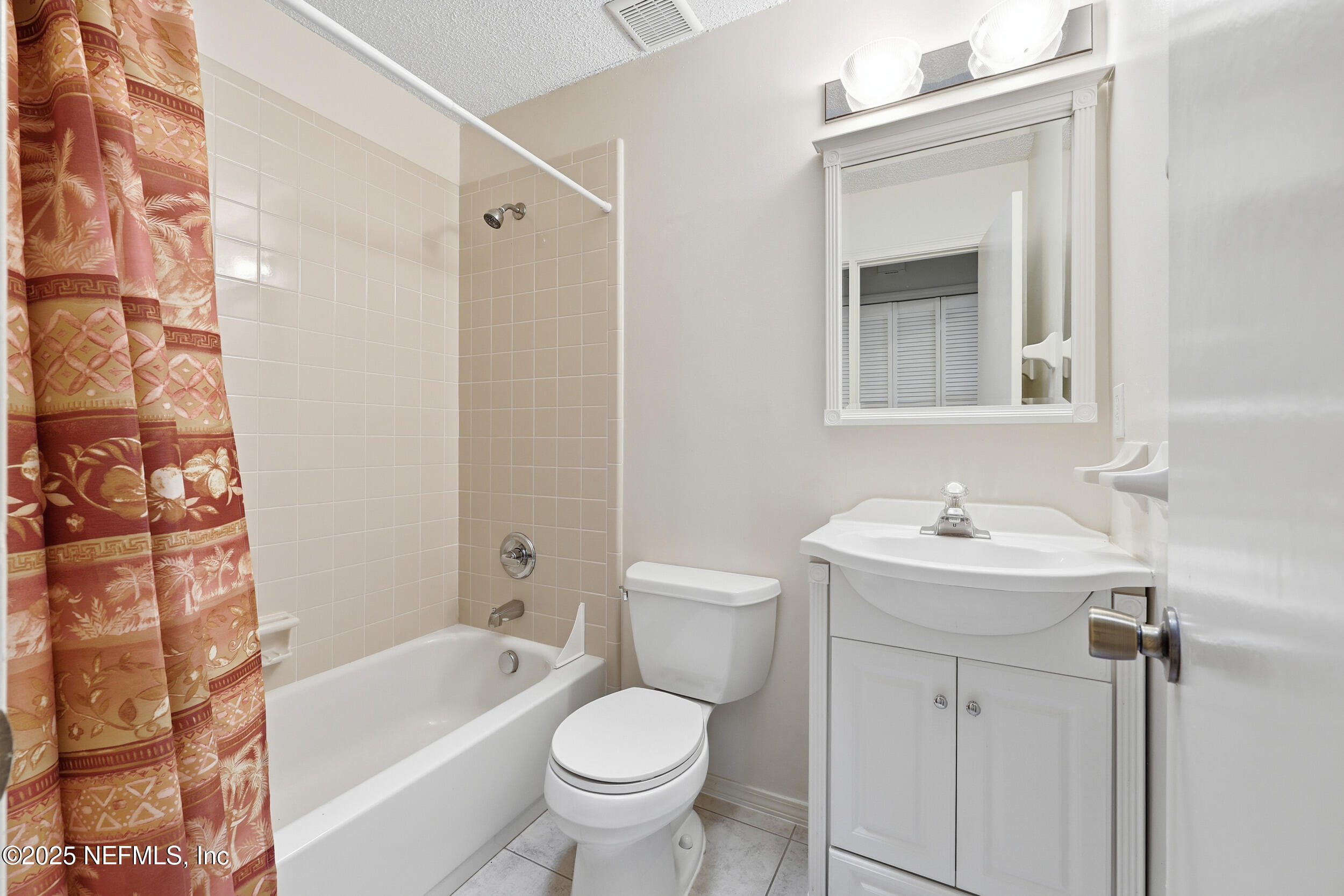 1828 Killarn Circle Middleburg, FL 32068 - Photo 26 of 28 a bathroom with a sink toilet and shower