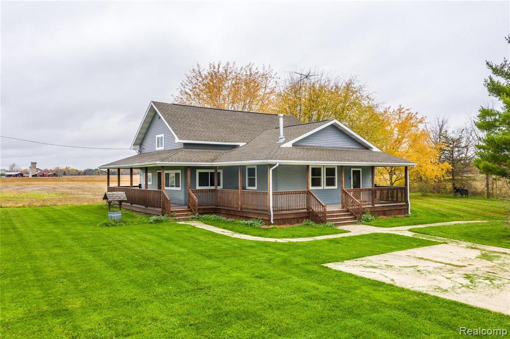 10142 Baldwin Road Gaines, MI 48436 - Photo 2 of 32
