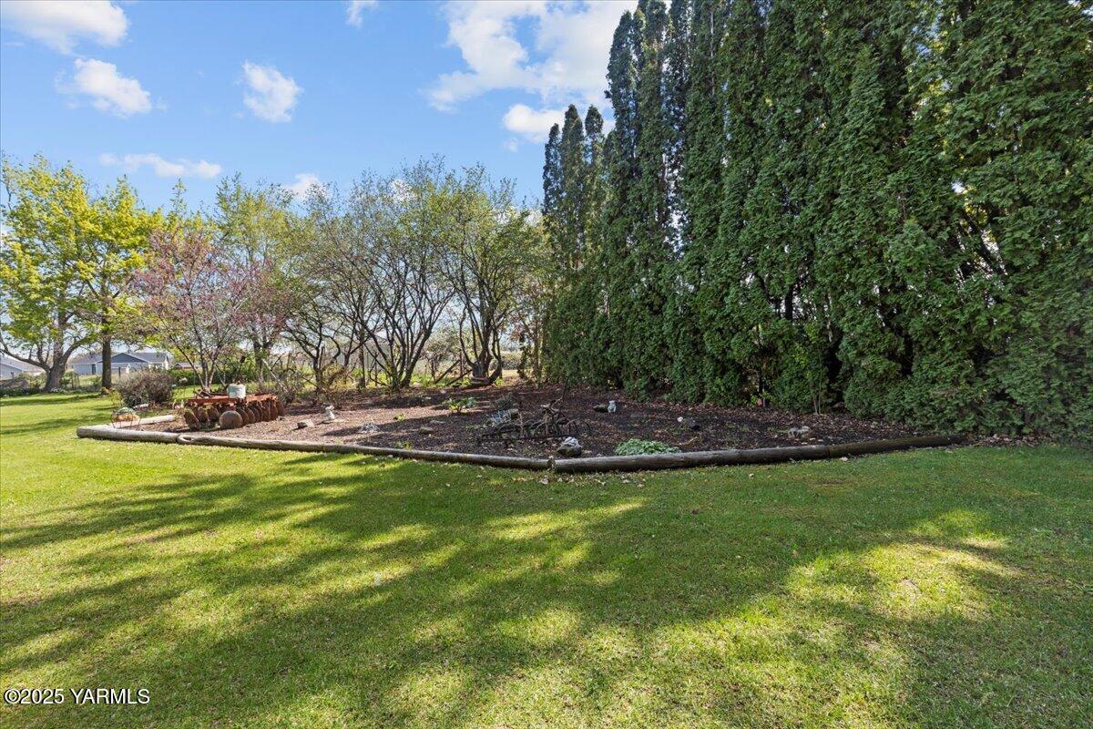 10401 1739 Pr Road North Grandview, WA 98930 - Photo 20 of 67 84-10401 1739th-103