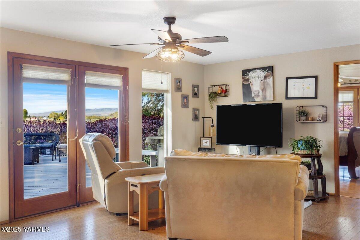 10401 1739 Pr Road North Grandview, WA 98930 - Photo 44 of 67 47-10401 1739th Reshoot-099