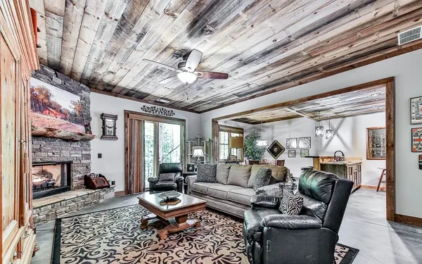 $998,500 | 366 Shepherds Lane, Morganton, GA 30560