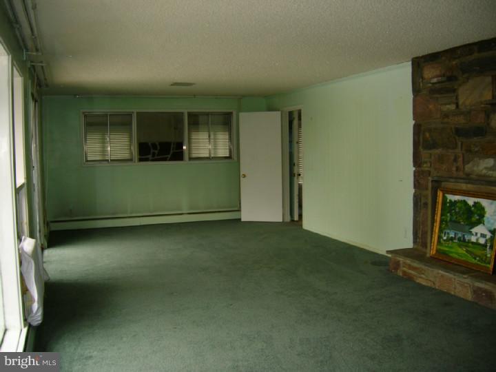 360 Paxon Hollow Road Media, PA 19063 - Photo 13 of 23 Living Room