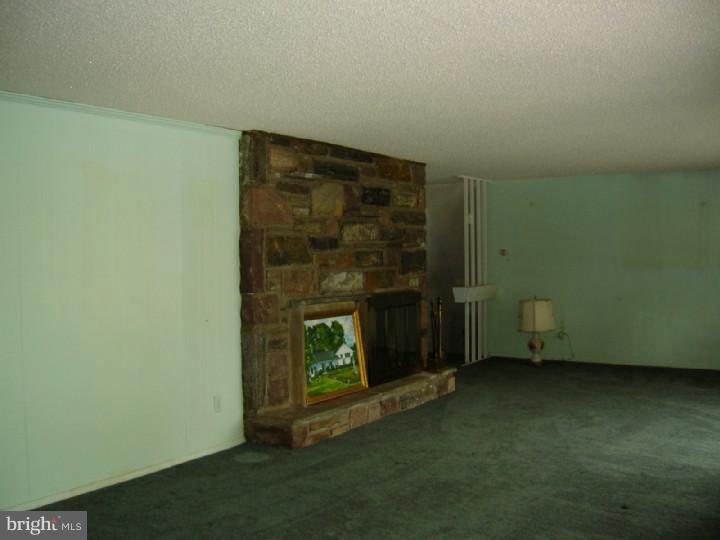 360 Paxon Hollow Road Media, PA 19063 - Photo 14 of 23 Living Room