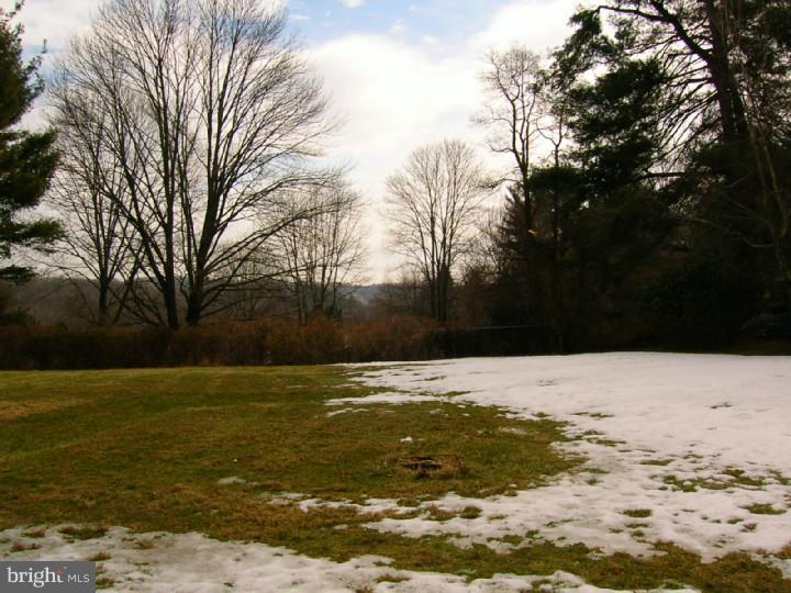 360 Paxon Hollow Road Media, PA 19063 - Photo 6 of 23 Exterior Back