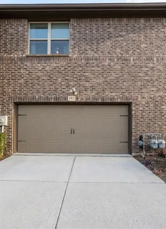 $2,800 | 3911 Cascade Sky Drive, Arlington, TX 76005