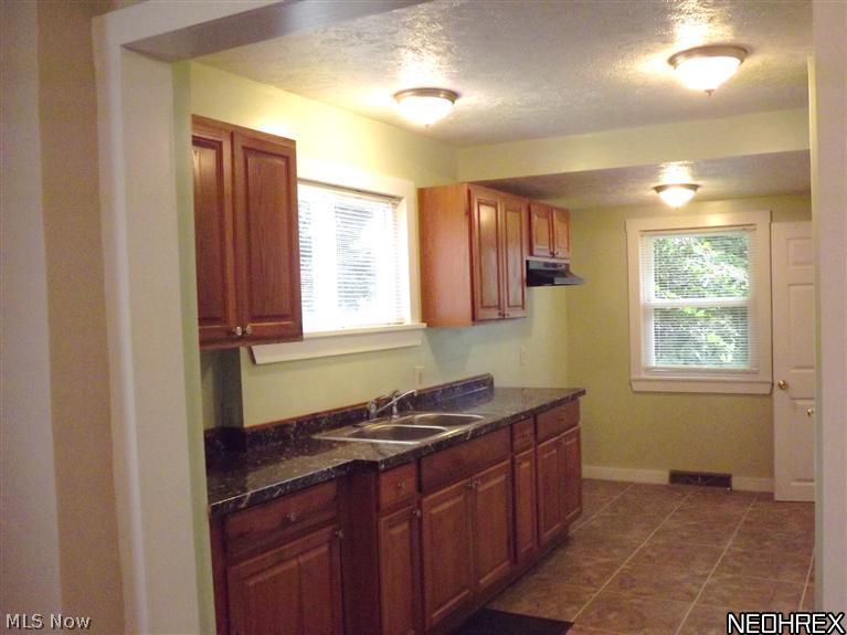 60 Ansel Road Geneva, OH 44041 - Photo 11 of 18