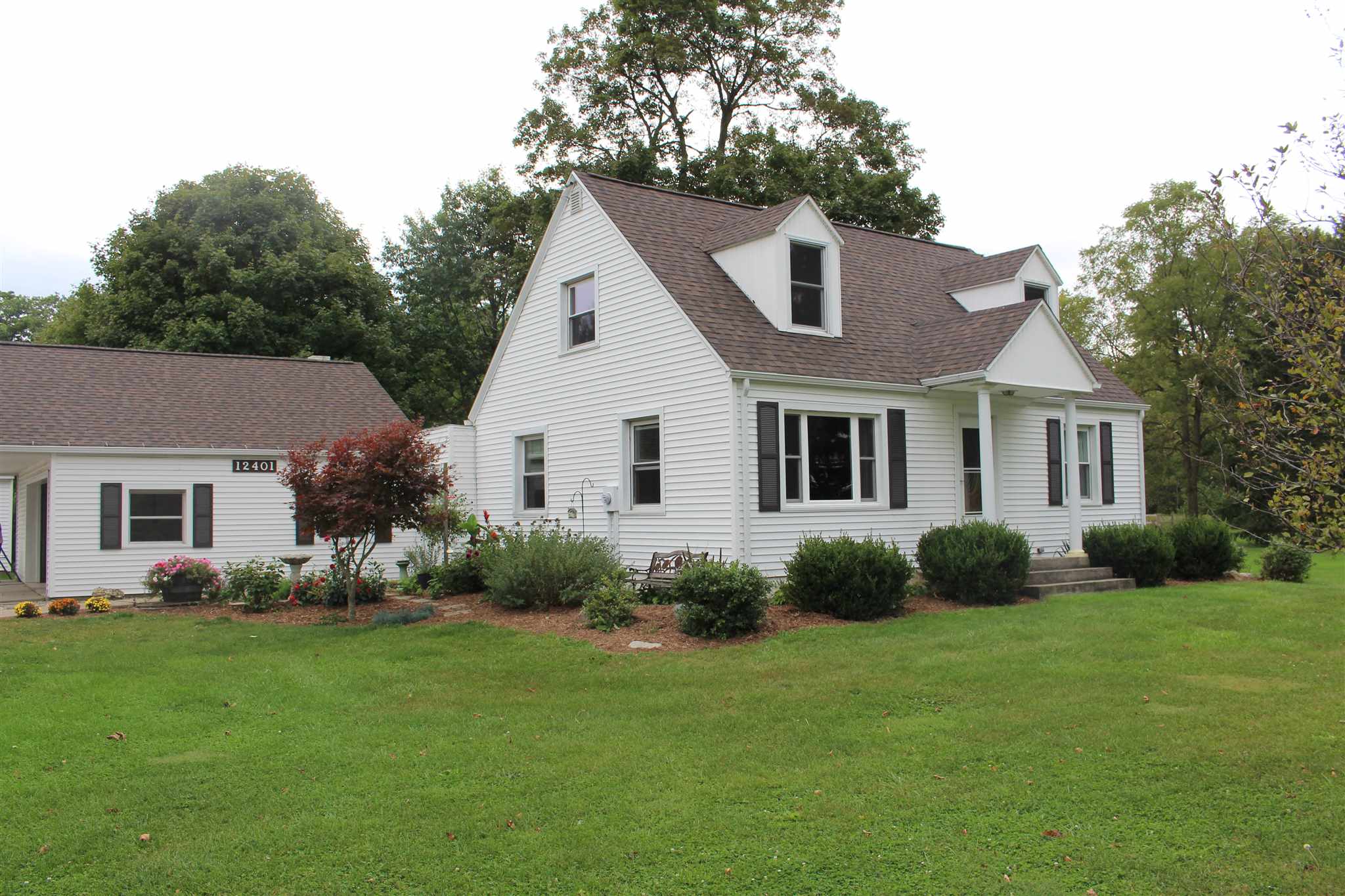 12401 Fisher Road Fort Wayne, IN 46818 - Photo 1 of 35
