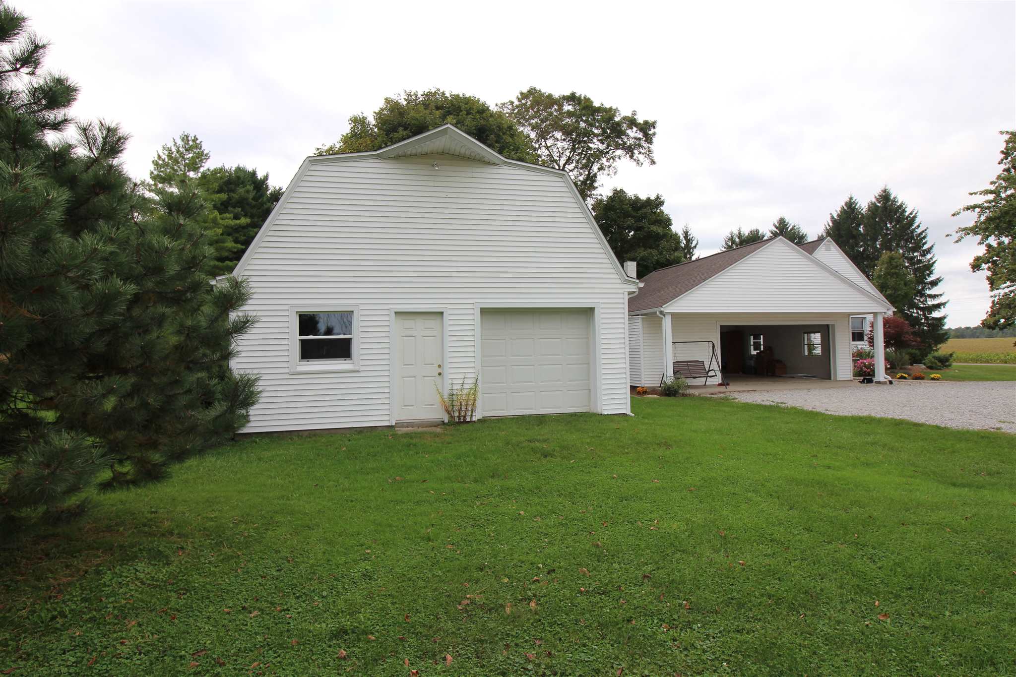 12401 Fisher Road Fort Wayne, IN 46818 - Photo 4 of 35