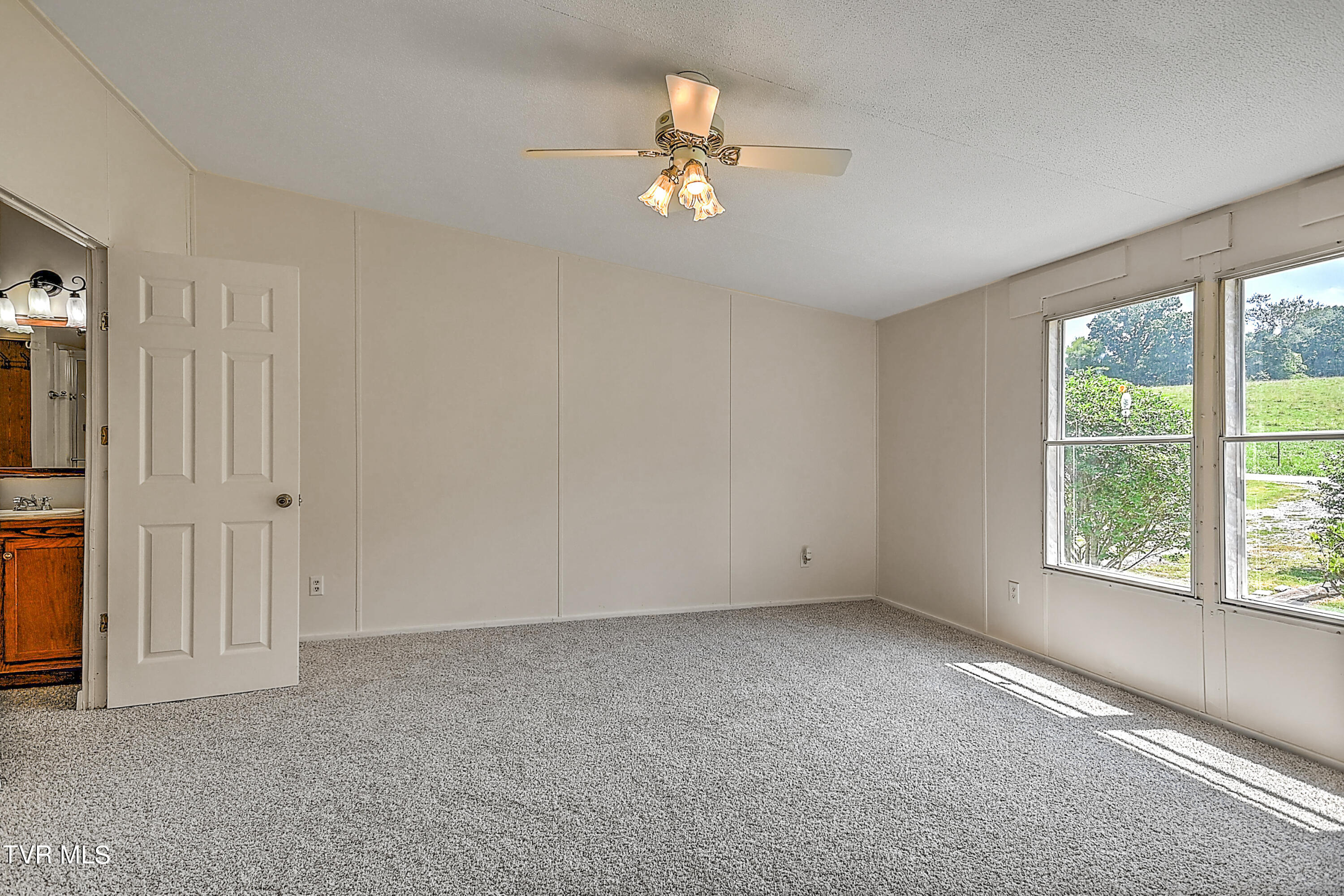 4045 Afton Road Afton, TN 37616 - Photo 14 of 36 14