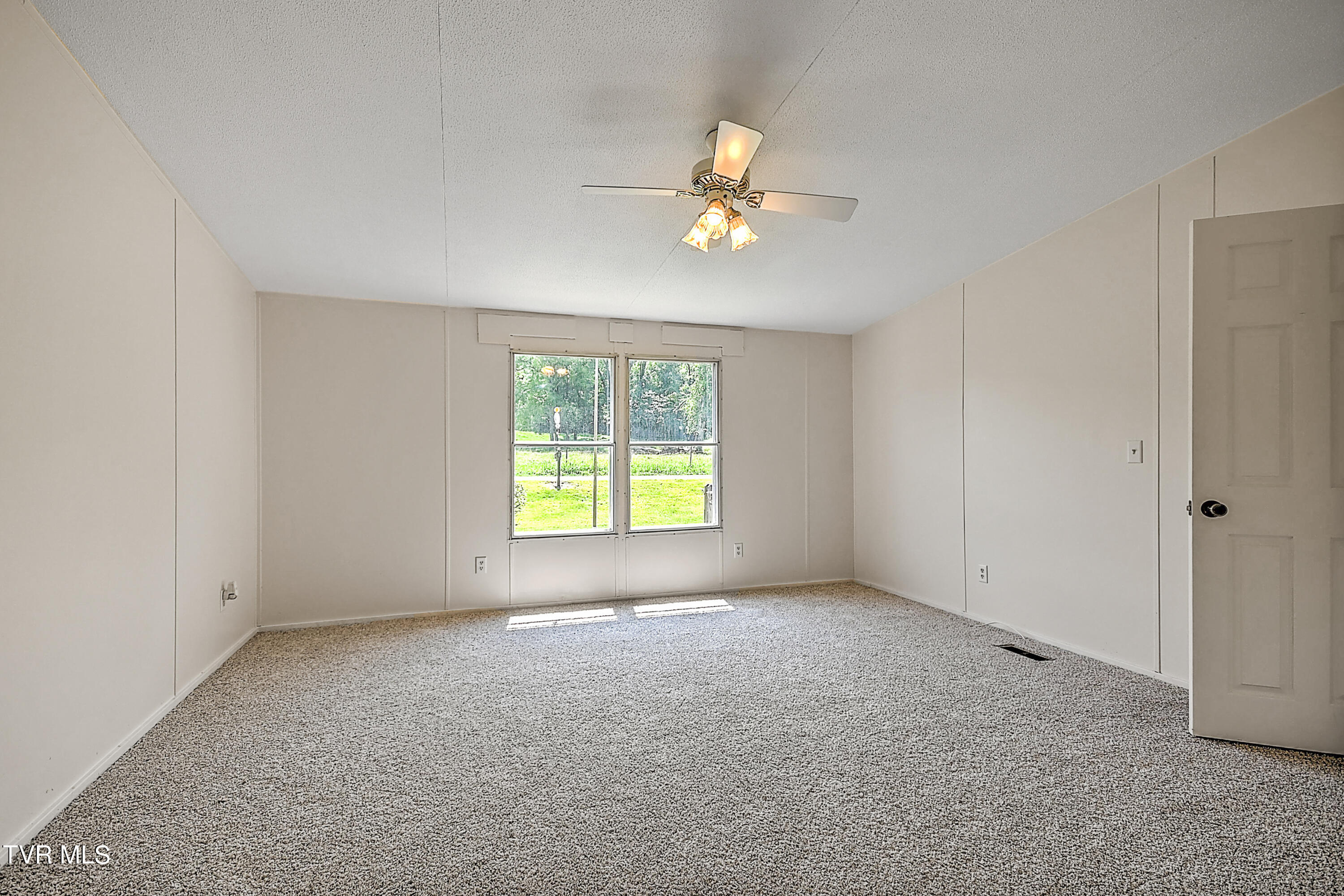 4045 Afton Road Afton, TN 37616 - Photo 15 of 36 15
