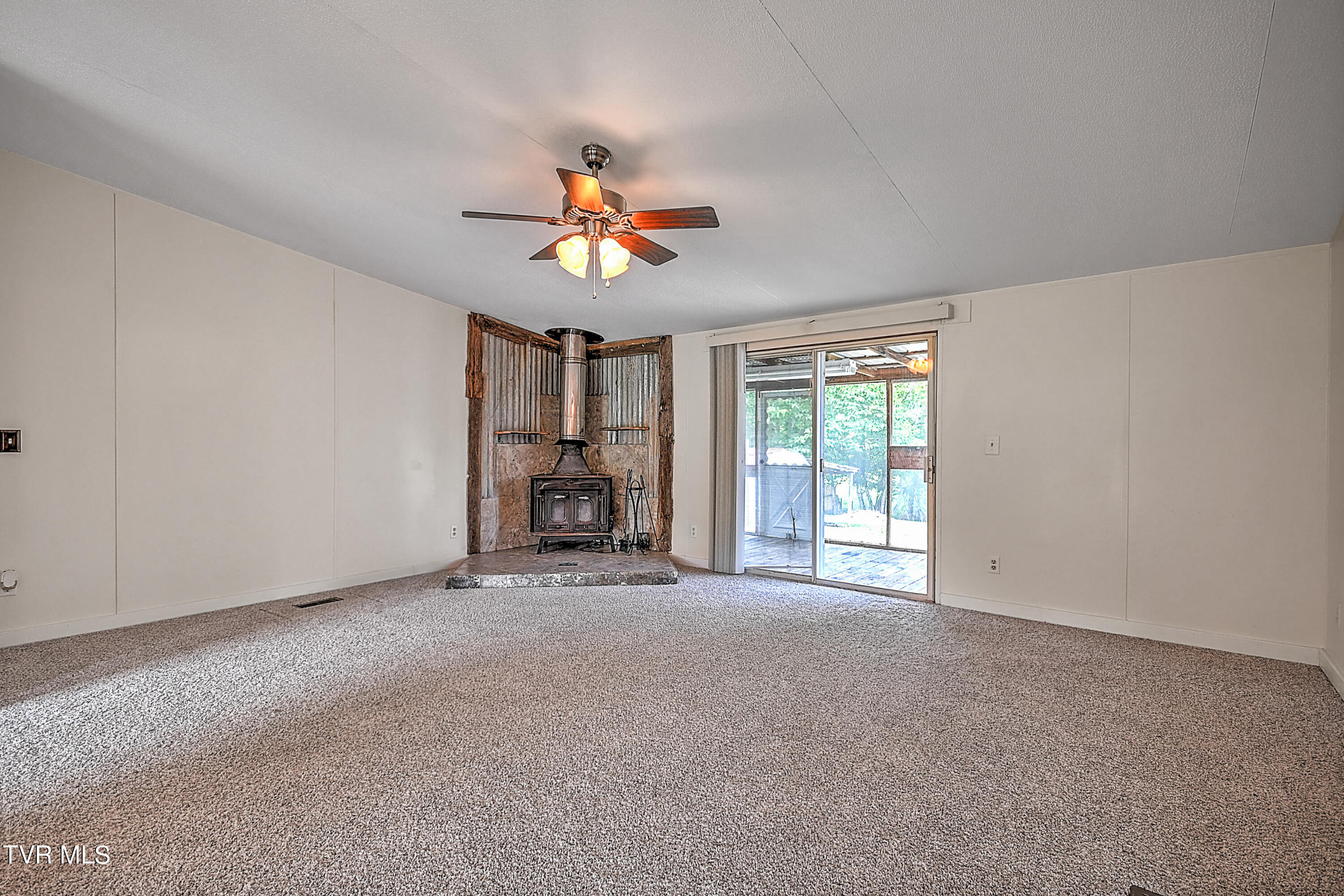 4045 Afton Road Afton, TN 37616 - Photo 3 of 36 3