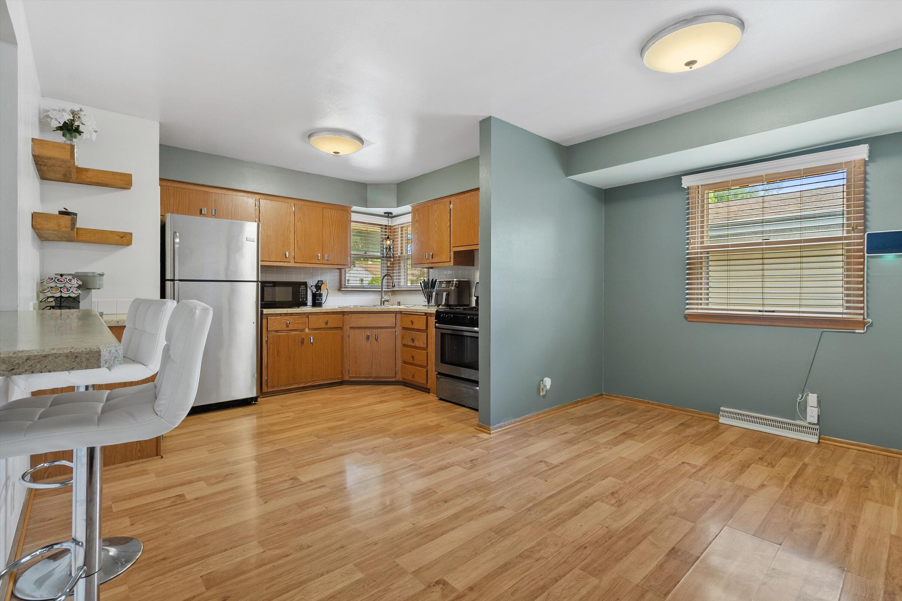 3319 South 86th Street Milwaukee, WI 53227 - Photo 6 of 26 06-E6A6306
