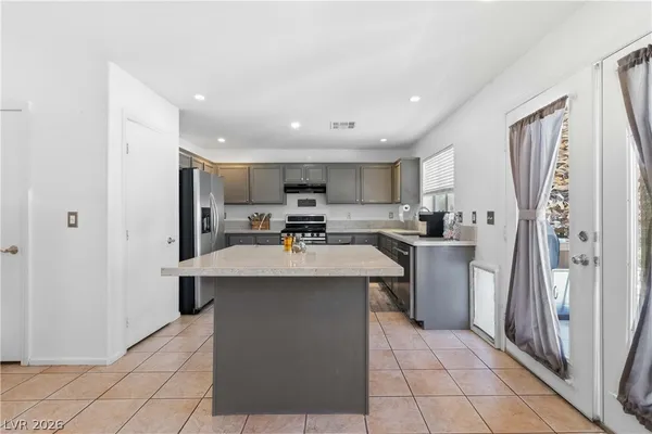 $520,000 | 330 Laguna Glen Drive, Henderson, NV 89014