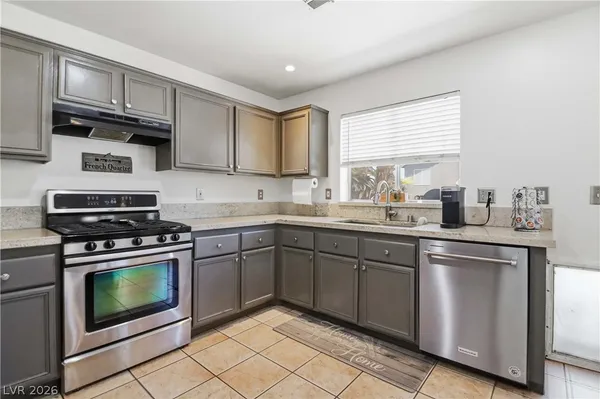 $520,000 | 330 Laguna Glen Drive, Henderson, NV 89014