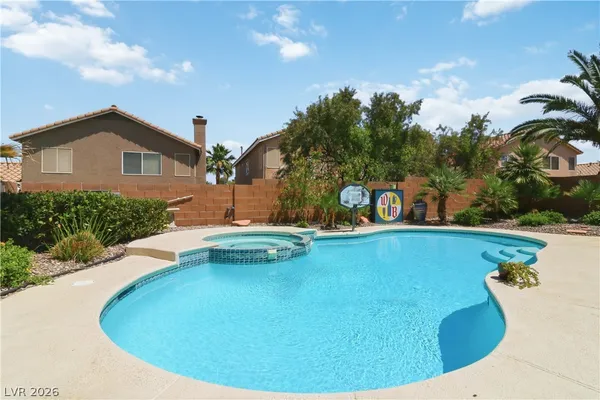 $520,000 | 330 Laguna Glen Drive, Henderson, NV 89014