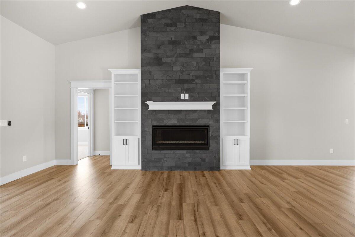 1757 River Run Street Central Point, OR 97502 - Photo 11 of 52 10-CI_0321