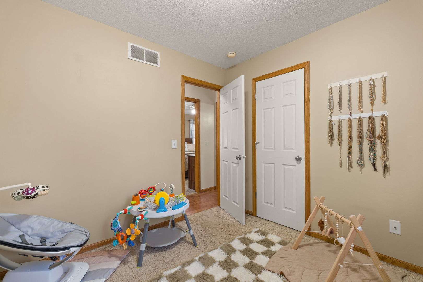 5343 Hillandale Road Davenport, IA 52806 - Photo 19 of 36