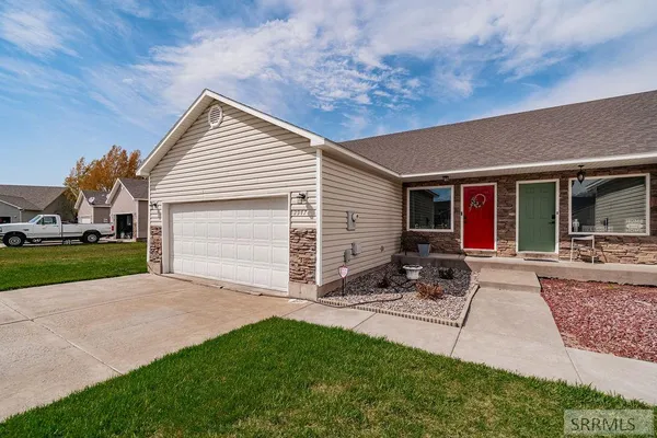 $320,000 | 2947 Glenn Cove Court, Ammon, ID 83406
