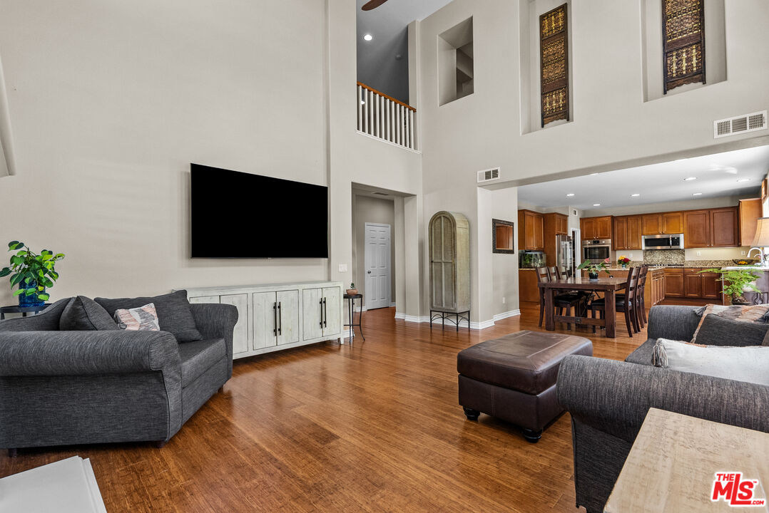 25618 Henley Way Stevenson Ranch, CA 91381 - Photo 17 of 47