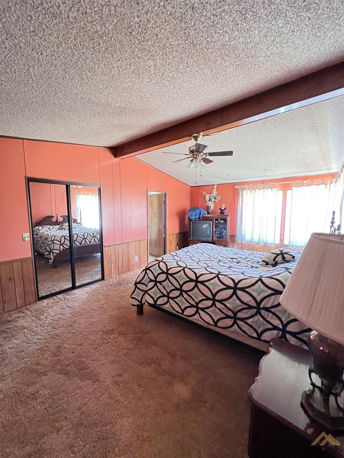 Undisclosed Address Caliente, CA 93518 - Photo 18 of 54 a bedroom with furniture and window