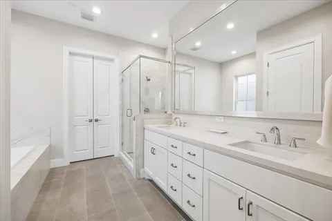 $750,000 | 966 Dunleigh Meadows Lane, Houston, TX 77055