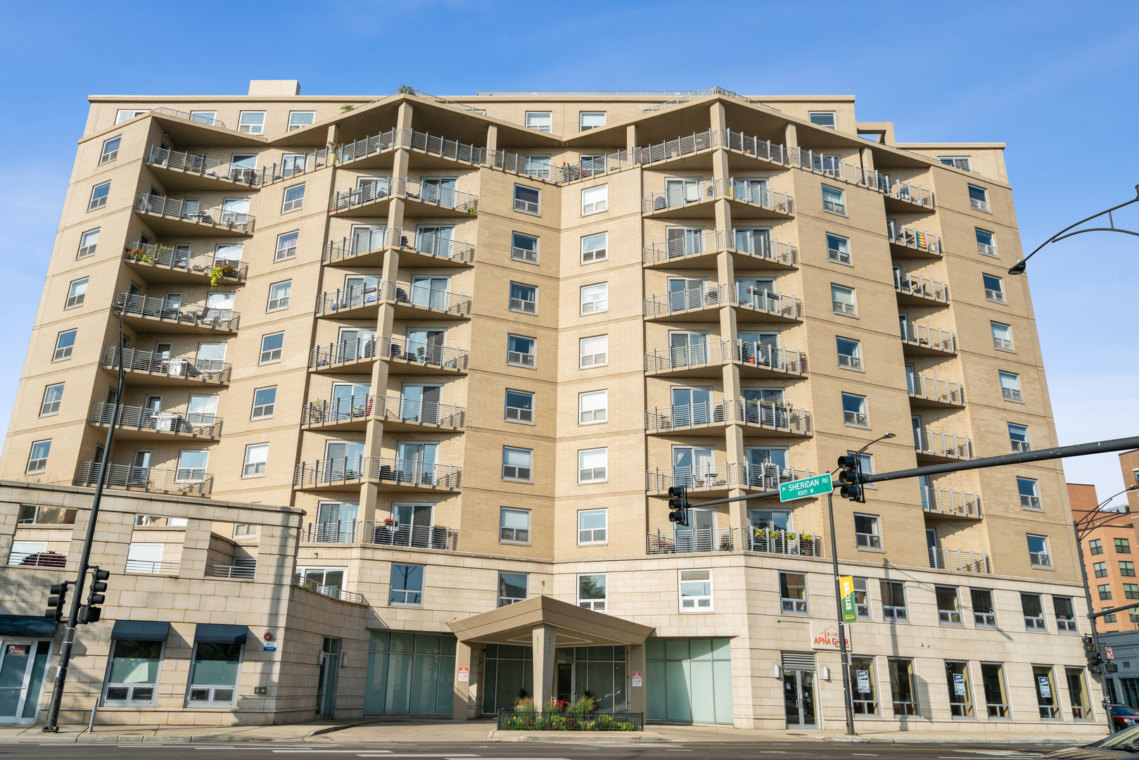 4350 North Broadway, Unit 303 Chicago, IL 60613 - Photo 1 of 16
