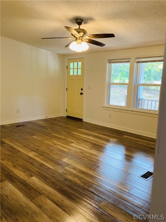 10941 Genito Road Amelia Court House, VA 23002 - Photo 4 of 35 Gallery Image 4