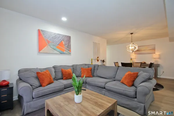 $2,200 | 1 Concorde Way, Unit B3, Windsor Locks, CT 06096