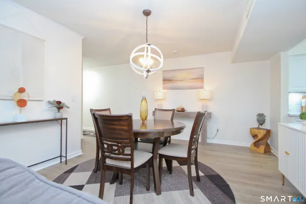 $2,200 | 1 Concorde Way, Unit B3, Windsor Locks, CT 06096