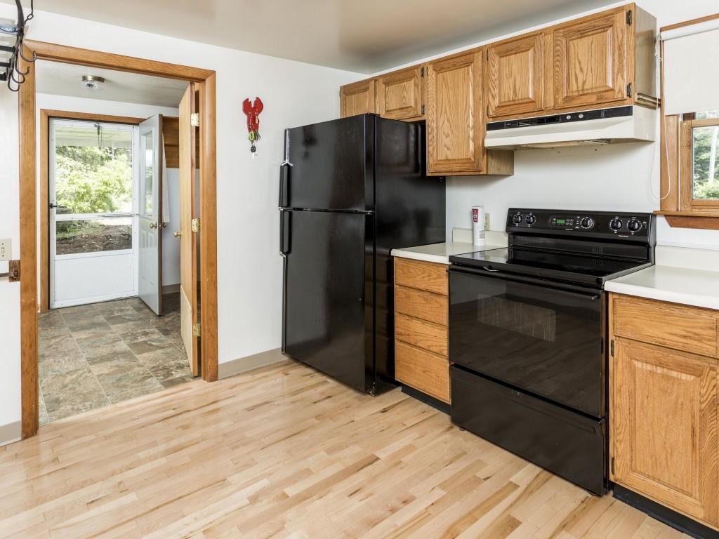 19 Gray Road Southport, ME 04576 - Photo 8 of 25 Kitchen