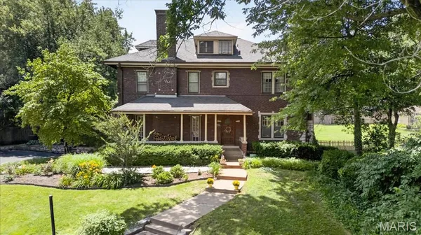 $749,000 | 7186 Delmar Boulevard, University City, MO 63130