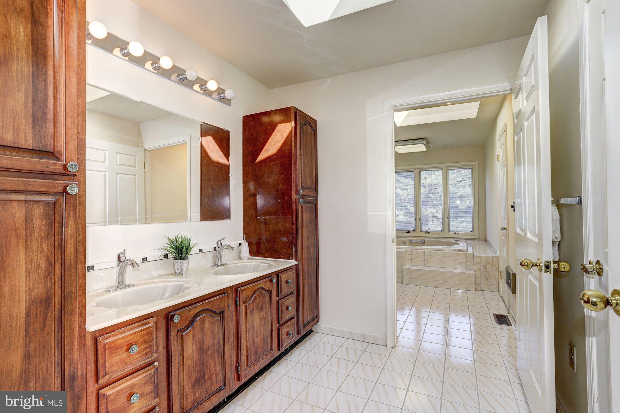 11501 Johns Hopkins Road Fulton, MD 20759 - Photo 22 of 44 Primary Suite En Suite Bath