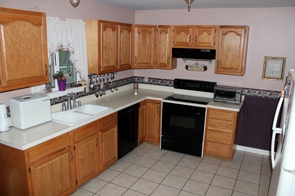 129 Stafford Road Wales, MA 01081 - Photo 8 of 24 Gallery Image 8