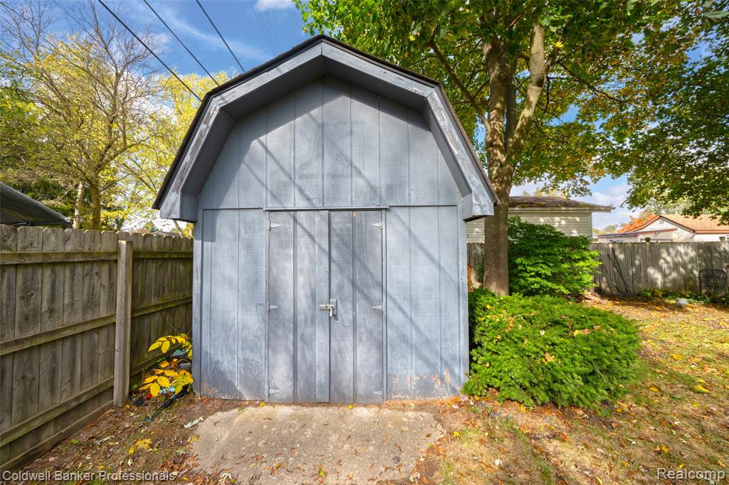 2580 Longview Avenue Rochester Hills, MI 48307 - Photo 14 of 16