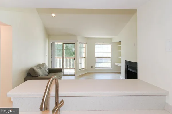 $1,950 | 3916 Penderview Drive, Unit 436, Fairfax, VA 22033