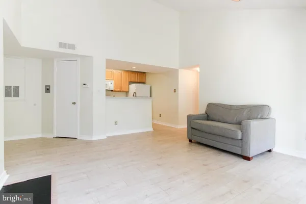 $1,950 | 3916 Penderview Drive, Unit 436, Fairfax, VA 22033