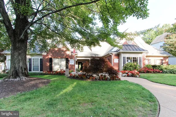 $1,950 | 3916 Penderview Drive, Unit 436, Fairfax, VA 22033