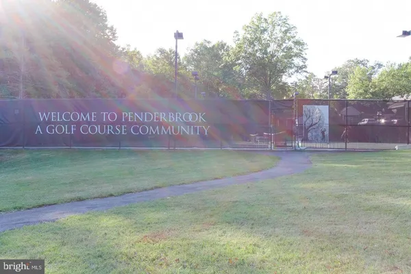 $1,950 | 3916 Penderview Drive, Unit 436, Fairfax, VA 22033