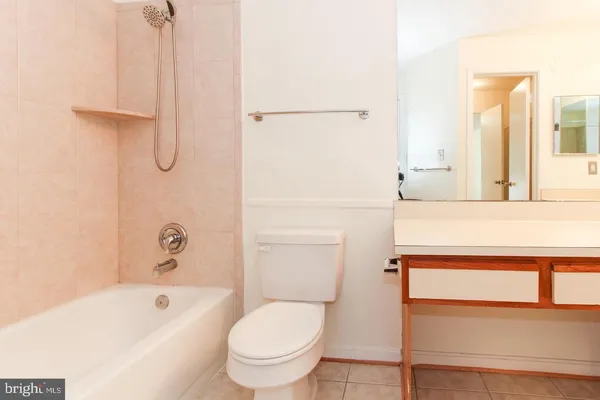 $1,950 | 3916 Penderview Drive, Unit 436, Fairfax, VA 22033